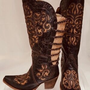 Beautiful Corral Handcrafted Women's MAGDALENA Black/Bone Back Lacing Boot